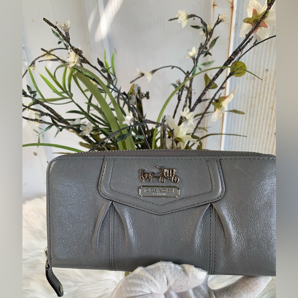 Coach Accordion Madison Gray Leather Wallet